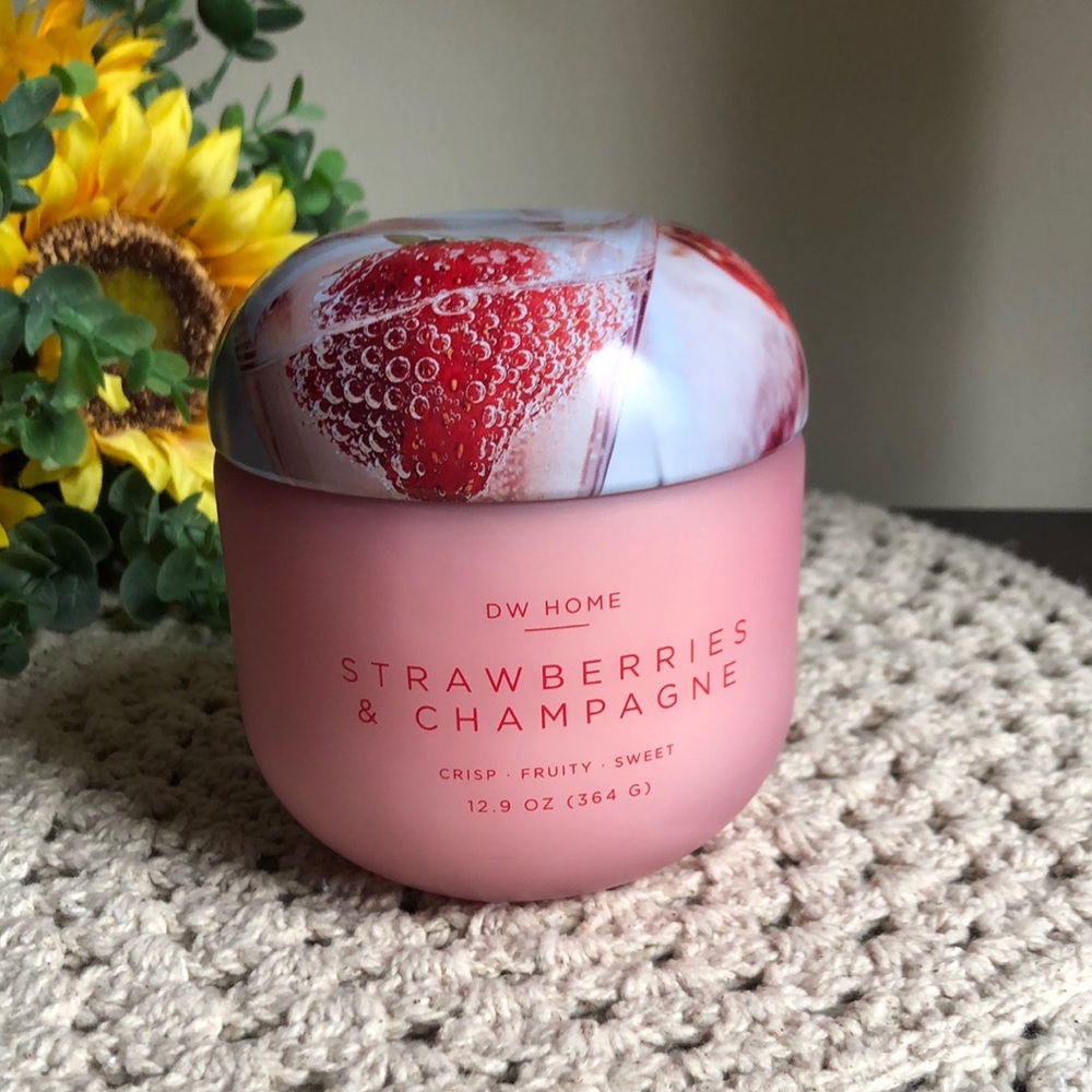 DW Home Pink Strawberries & Champagne Scented Jar Candle